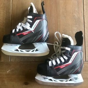 CCM Hockey Skate Size 10J ice skate